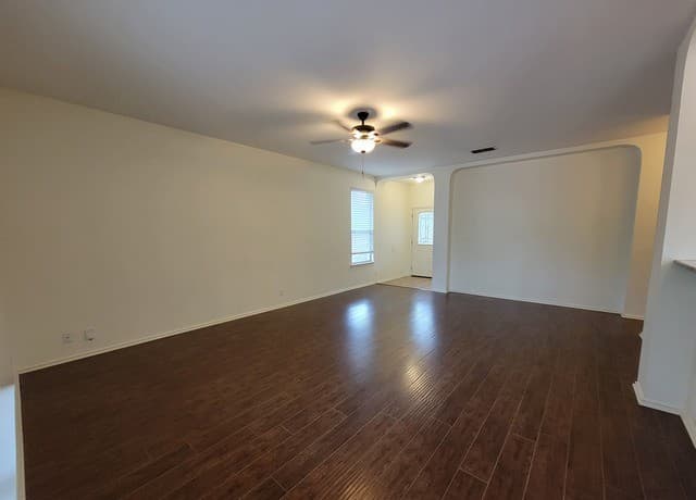 3-bedroom rental at 3476 Dartmouth Cv in Schertz, TX — photo 4