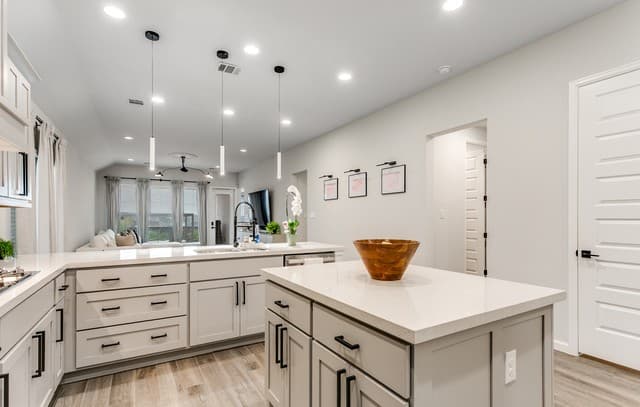 4-bedroom rental at 2134 Knippa in San Antonio, TX — photo 4