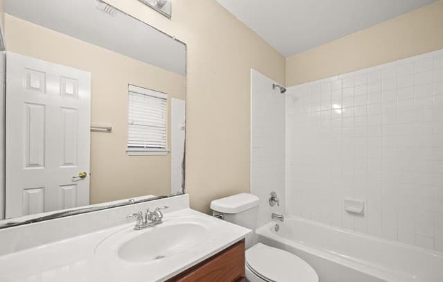 4-bedroom rental at 8411 Favero Cove in Converse, TX — photo 4