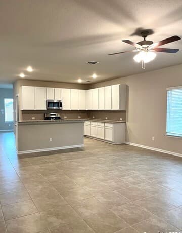 3-bedroom rental at 9223 Grand Western in Converse, TX — photo 3