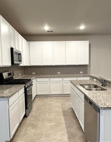 3-bedroom rental at 9223 Grand Western in Converse, TX — photo 4