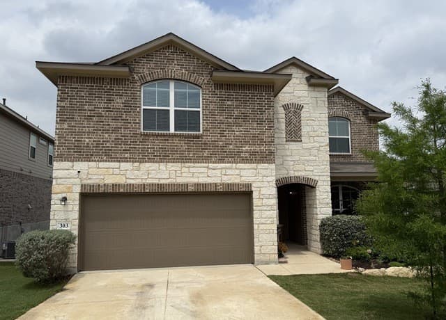 5-bedroom rental at 303 Colorado Cyn in San Antonio TX