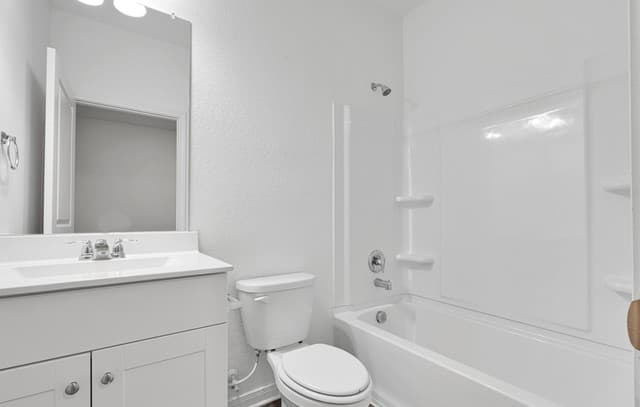 3-bedroom rental at 14303 Gunsight Pass in San Antonio, TX — photo 5