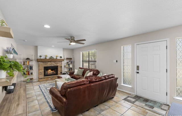 3-bedroom rental at 7306 Park West Dr in San Antonio, TX — photo 4