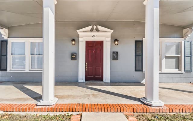 2-bedroom rental at 203 Eleanor in San Antonio, TX — photo 2