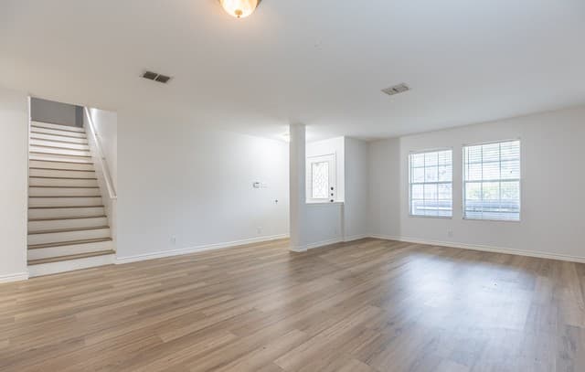 5-bedroom rental at 228 Sophia Cir in Boerne, TX — photo 2