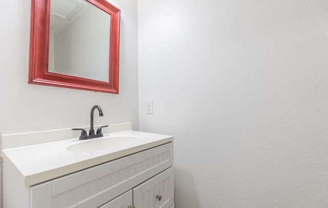 5-bedroom rental at 228 Sophia Cir in Boerne, TX — photo 5