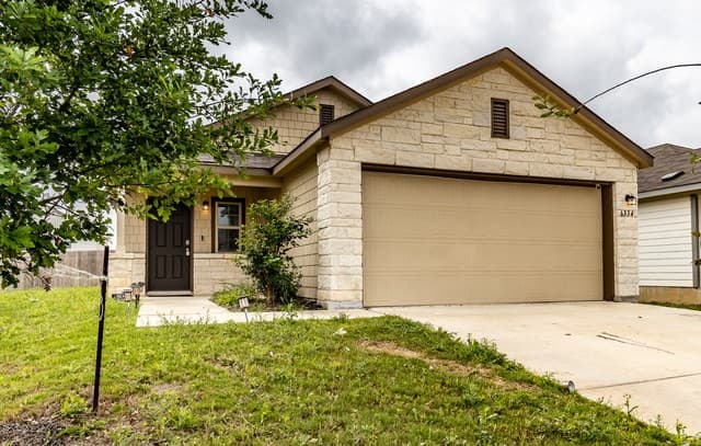 3-bedroom rental at 6334 Willow Point Blvd in San Antonio TX