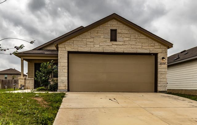 3-bedroom rental at 6334 Willow Point Blvd in San Antonio, TX — photo 3