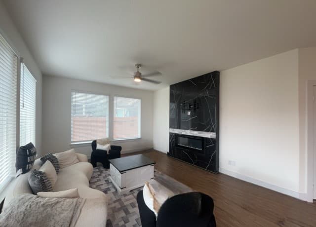 3-bedroom rental at 9531 Stillwater Pass in San Antonio, TX — photo 4