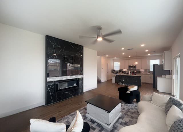 3-bedroom rental at 9531 Stillwater Pass in San Antonio, TX — photo 5