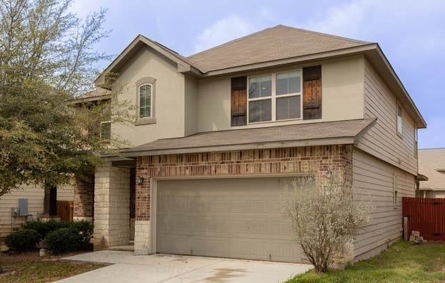 4-bedroom rental at 400 Saddle Spur in Cibolo TX