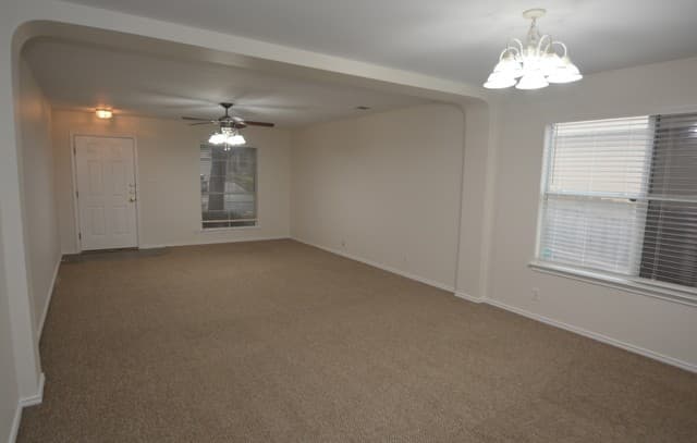 4-bedroom rental at 5626 Canaan Cross in San Antonio, TX — photo 2