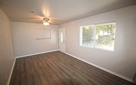 2-bedroom rental at 819 Zachry Dr in San Antonio, TX — photo 2
