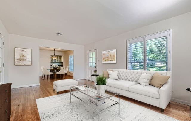 2-bedroom rental at 320 Harmon Dr in San Antonio, TX — photo 5