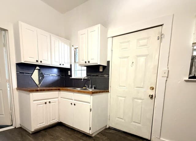 1-bedroom rental at 3430 S Flores Unit 2A in San Antonio, TX — photo 2