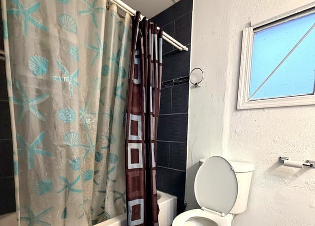 1-bedroom rental at 3430 S Flores Unit 2A in San Antonio, TX — photo 4