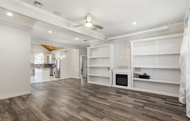 3-bedroom rental at 202 Helena St in San Antonio, TX — photo 4