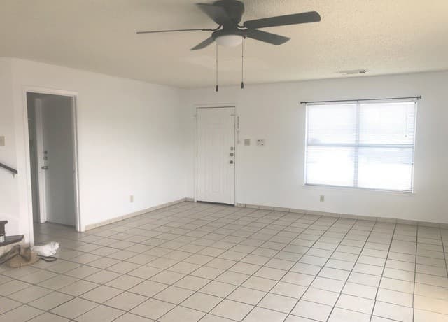 4-bedroom rental at 5742 Summer Fest Dr in San Antonio, TX — photo 4