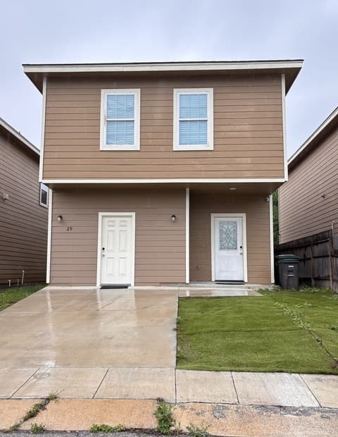 3-bedroom rental at 29 Oak Plaza in San Antonio TX