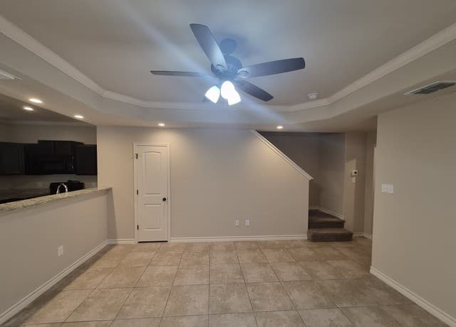 3-bedroom rental at 6842 Lakeview Dr. Unit 101 in San Antonio, TX — photo 5