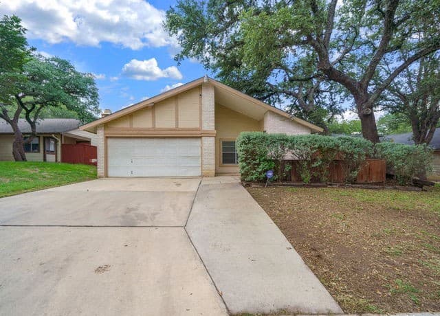3-bedroom rental at 6203 Fox Creek St in San Antonio TX