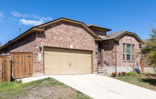 3-bedroom rental at 12427 Law Crk in San Antonio TX