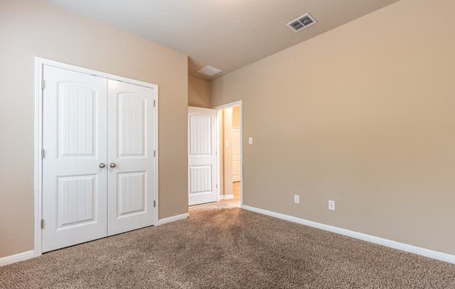 3-bedroom rental at 12427 Law Crk in San Antonio, TX — photo 4