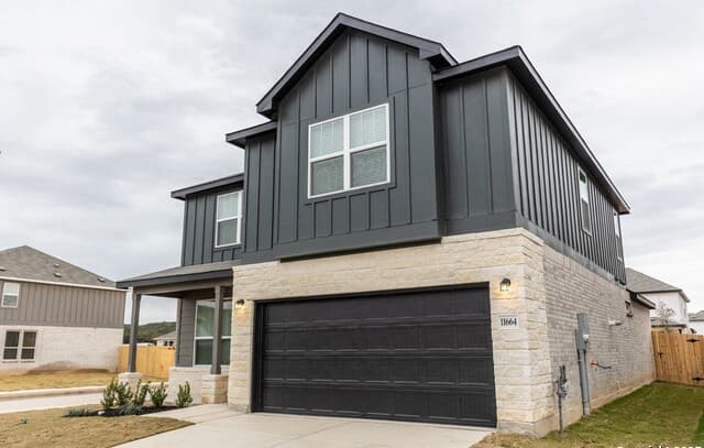 5-bedroom rental at 11664 Anselmo in San Antonio, TX — photo 2
