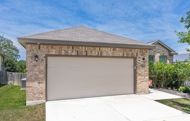 3-bedroom rental at 11219 Pomona Park Dr in San Antonio TX