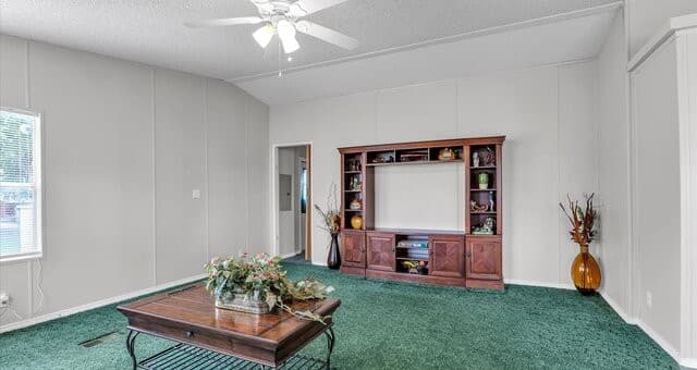 4-bedroom rental at 3457 S Foster Rd in San Antonio, TX — photo 3