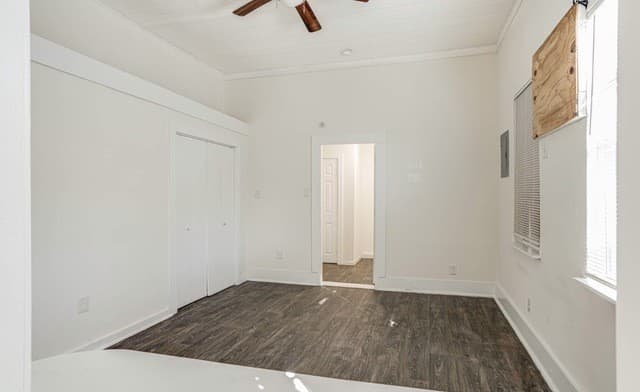 0rental at 3430 S Flores Unit 4 in San Antonio, TX — photo 3
