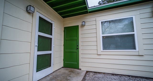 2-bedroom rental at 130 E Norwood Ct Unit 3 in San Antonio, TX — photo 4