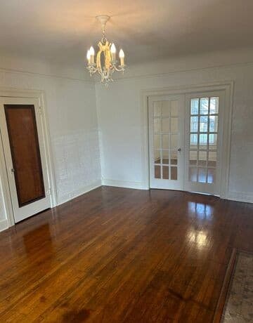 2-bedroom rental at 1037 W Magnolia Ave in San Antonio, TX — photo 2