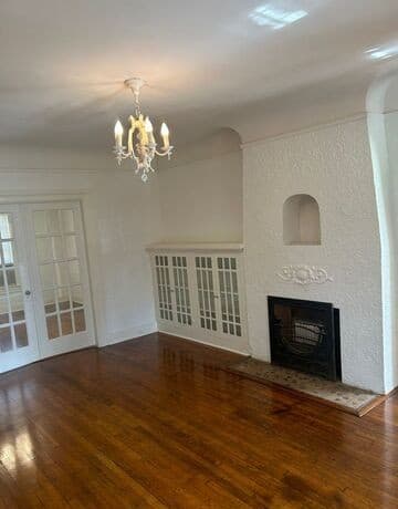 2-bedroom rental at 1037 W Magnolia Ave in San Antonio, TX — photo 3