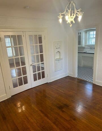 2-bedroom rental at 1037 W Magnolia Ave in San Antonio, TX — photo 4