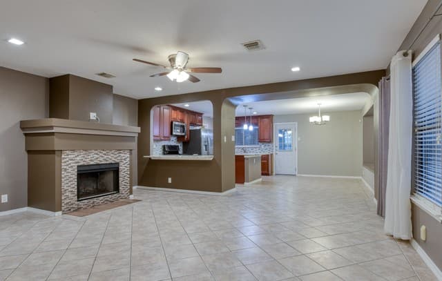 3-bedroom rental at 8335 Bent Meadow Dr in Converse, TX — photo 5