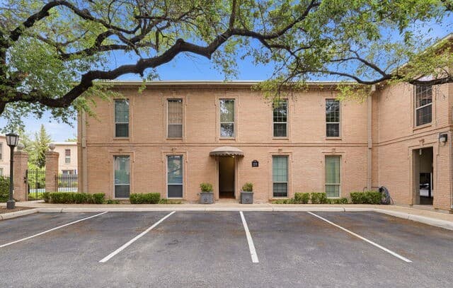 2-bedroom rental at 7711 Broadway Unit 3B in San Antonio TX