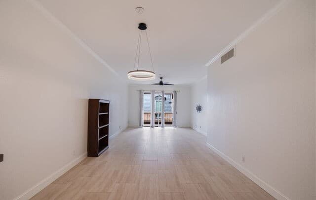 2-bedroom rental at 7711 Broadway Unit 3B in San Antonio, TX — photo 4