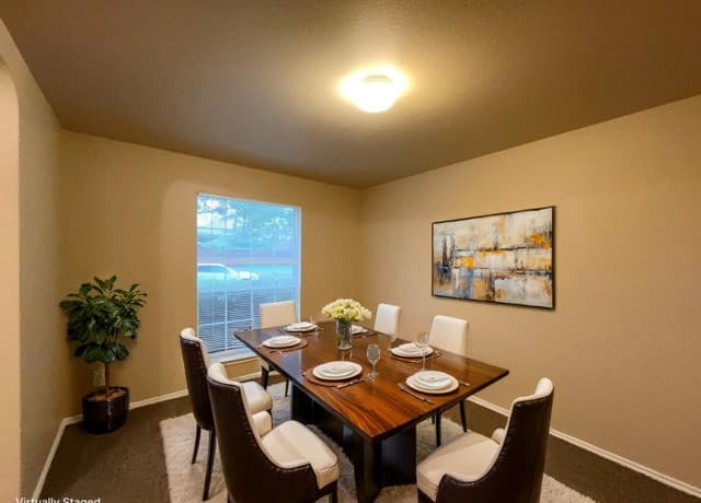 3-bedroom rental at 11034 Pony Gate in San Antonio, TX — photo 2
