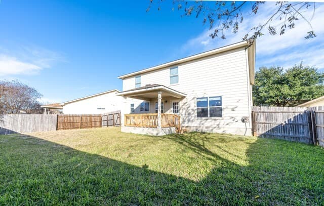 4-bedroom rental at 4919 Celtic Cor in San Antonio, TX — photo 2