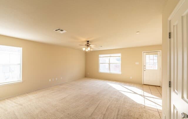 4-bedroom rental at 4919 Celtic Cor in San Antonio, TX — photo 4