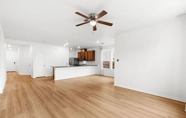3-bedroom rental at 11502 Lemonmint in San Antonio, TX — photo 3