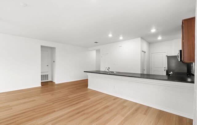3-bedroom rental at 11502 Lemonmint in San Antonio, TX — photo 5