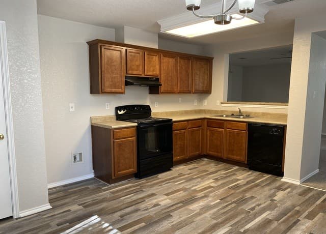 3-bedroom rental at 511 Mathis Meadows in San Antonio, TX — photo 4