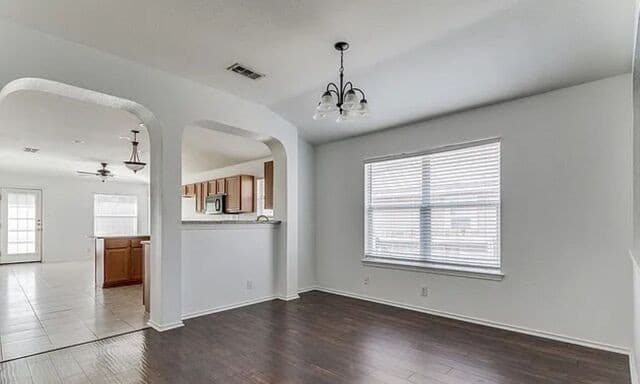 3-bedroom rental at 1222 Cougar Country in San Antonio, TX — photo 3