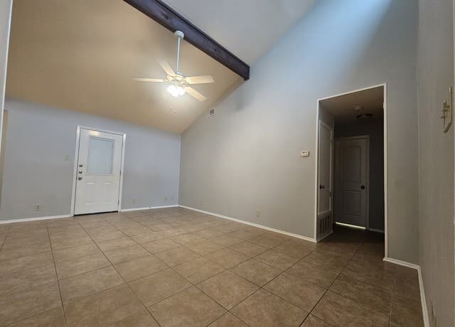 4-bedroom rental at 4755 Casa Oro St in San Antonio, TX — photo 3