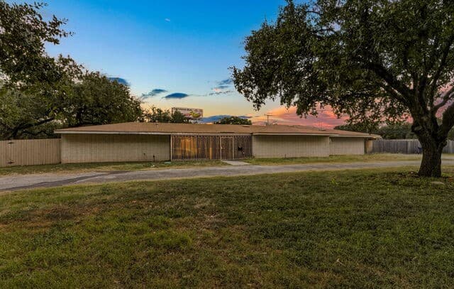3-bedroom rental at 8390 N Verde Unit 1 in San Antonio TX