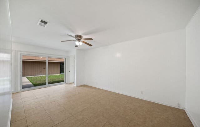 3-bedroom rental at 8390 N Verde Unit 1 in San Antonio, TX — photo 2