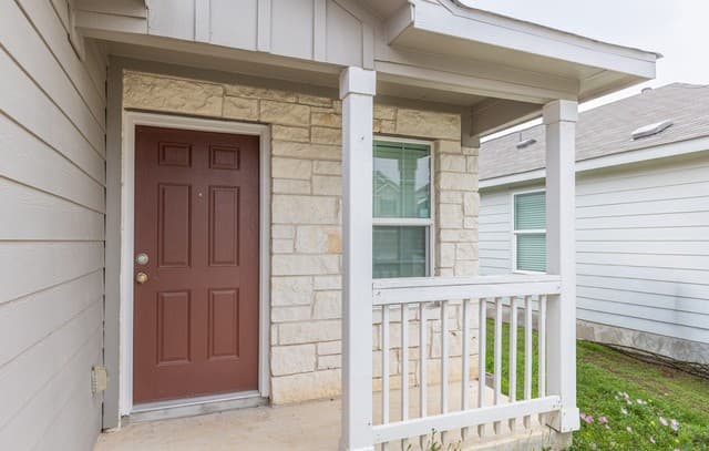 3-bedroom rental at 6562 Runaway Row in Converse, TX — photo 3